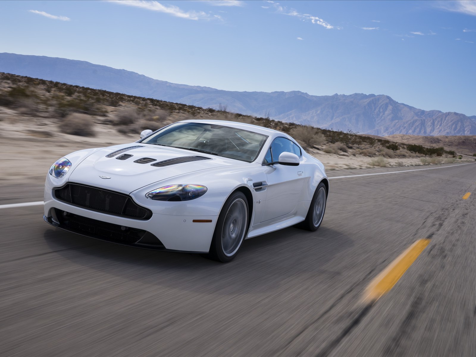 Aston Martin V12 Vantage S 2014